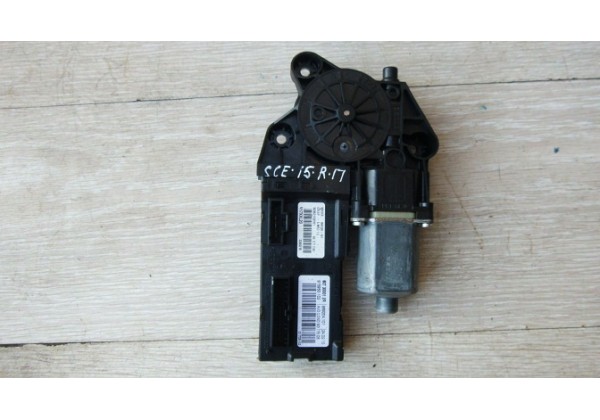 Моторчик склопідіймача передній правий Renault Scenic III, 807300012R